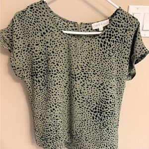 NWOT Hippie Rose Olive and Black Spotted Juniors Blouse Size L